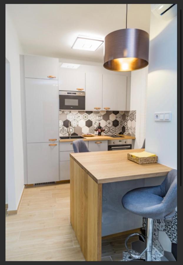 Home R52-4 #Freeparking 부다페스트 외부 사진